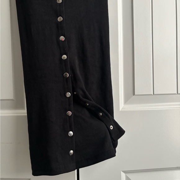 Black Button-Down Midi Dress - Picture 4 of 11